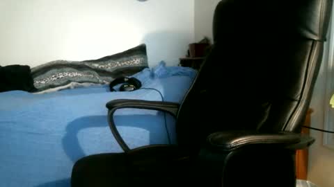 shyboyhugecum2020 online show from 06-09-26, 02:56