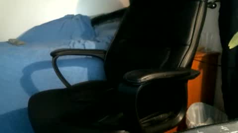shyboyhugecum2020 online show from 06-10-26, 03:07