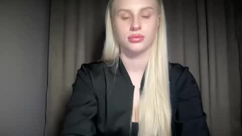 Snapshot of shyfox02 chatting on 03-26-26, 06:02 Shy Fox online show from 03-26-26, 06:02