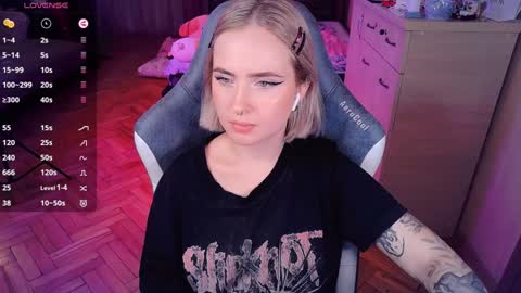 Snapshot of shyfoxxxy chatting on 01-09-25, 09:26 Effie online show from 01-09-25, 09:26