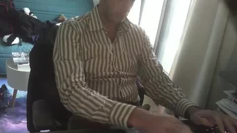 Snapshot of shyfrenchcock chatting on 10-29-25, 02:30 shyfrenchcock online show from 10-29-25, 02:30