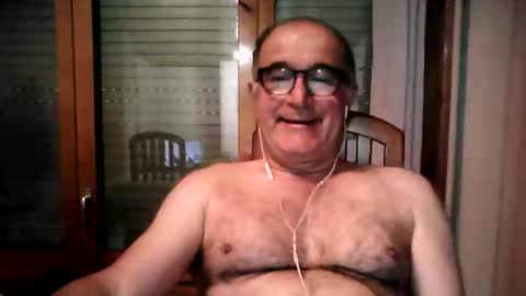 Snapshot of shymmy10 chatting on 04-20-26, 04:37 shymmy10 online show from 04-20-26, 04:37