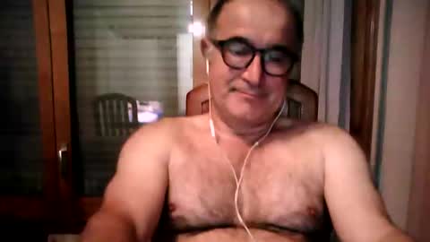 Snapshot of shymmy10 chatting on 04-27-26, 04:32 shymmy10 online show from 04-27-26, 04:32