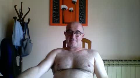 Snapshot of shymmy10 chatting on 05-09-26, 10:09 shymmy10 online show from 05-09-26, 10:09
