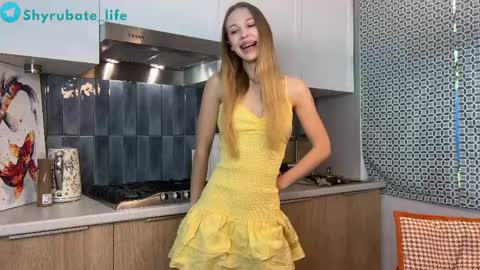 Snapshot of shyrubate chatting on 05-15-26, 06:20 Aurora online show from 05-15-26, 06:20