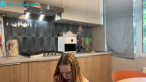 Snapshot of shyrubate chatting on 05-27-26, 06:43 Aurora online show from 05-27-26, 06:43