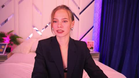 shyysiren online show from 10-14-25, 02:18