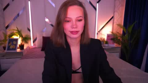 shyysiren online show from 12-17-25, 08:53