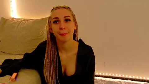 Snapshot of sia_a chatting on 12-15-25, 07:01 Anastasia online show from 12-15-25, 07:01