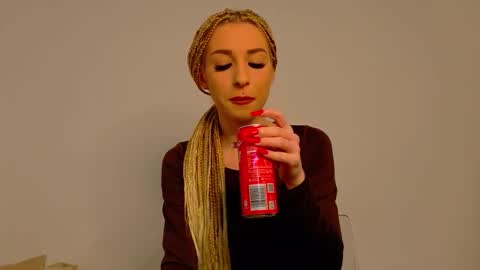 Snapshot of sia_a chatting on 12-19-25, 06:20 Anastasia online show from 12-19-25, 06:20