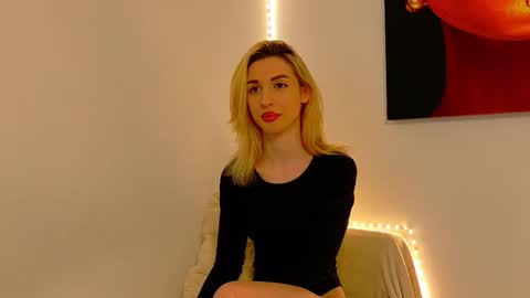 Snapshot of sia_a chatting on 02-14-26, 12:02 Anastasia online show from 02-14-26, 12:02