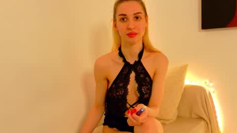 Snapshot of sia_a chatting on 02-25-26, 06:34 Anastasia online show from 02-25-26, 06:34