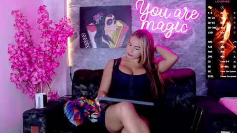 Snapshot of siamarlin chatting on 10-17-25, 09:06 siamarlin online show from 10-17-25, 09:06