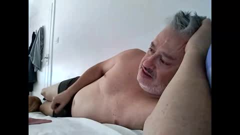 Snapshot of sibemolx chatting on 09-18-25, 01:13 sibemolx online show from 09-18-25, 01:13