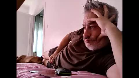 Snapshot of sibemolx chatting on 10-01-25, 02:45 sibemolx online show from 10-01-25, 02:45