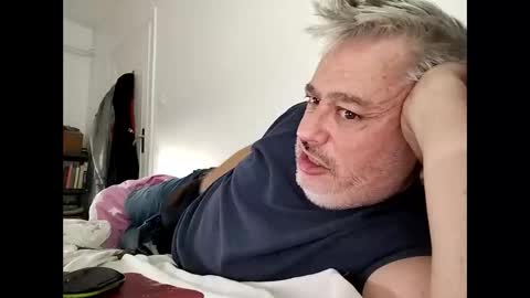 Snapshot of sibemolx chatting on 10-22-25, 05:13 sibemolx online show from 10-22-25, 05:13