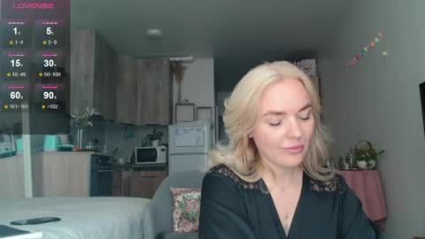 Snapshot of siberian_girl_ chatting on 05-05-26, 06:43 Eva online show from 05-05-26, 06:43