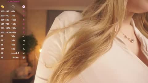 Snapshot of sidneyhodsdon chatting on 04-15-26, 04:14 Elizabeth online show from 04-15-26, 04:14