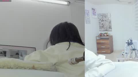 Snapshot of sieena_ chatting on 06-17-26, 09:01 Sieena online show from 06-17-26, 09:01