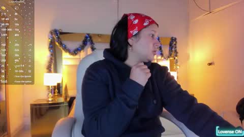 Sienna  online show from 12-23-25, 11:08