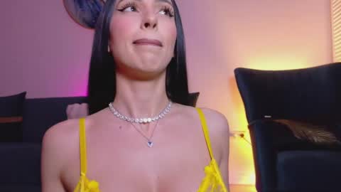 Snapshot of siennastarrr chatting on 05-16-26, 07:23 Sienna online show from 05-16-26, 07:23