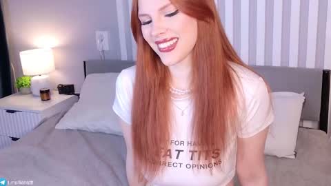 Snapshot of siennawave chatting on 09-08-25, 08:41 Liah online show from 09-08-25, 08:41