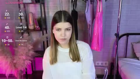 Snapshot of sierra_maddison chatting on 11-18-25, 09:25 Sierra online show from 11-18-25, 09:25