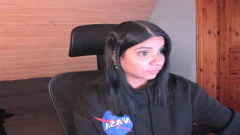 siirena online show from 02-25-26, 11:53