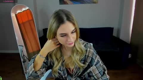 Snapshot of silen_tori chatting on 03-09-26, 02:15 Silen online show from 03-09-26, 02:15