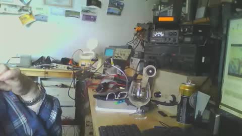 Snapshot of silentfce5 chatting on 04-12-26, 02:11 Silent online show from 04-12-26, 02:11