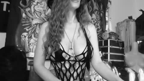 Snapshot of silentmary chatting on 05-11-26, 03:23 Allmylinkssilentmary666 online show from 05-11-26, 03:23
