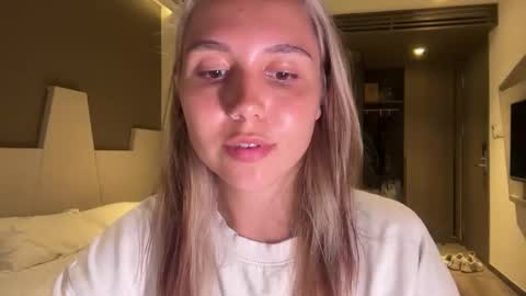 You fav Miss Si online show from 03-05-26, 04:03