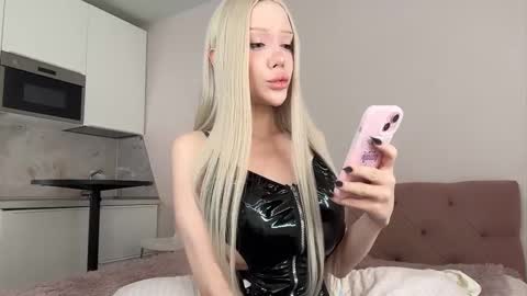 Snapshot of siliconepornstar chatting on 10-01-25, 05:46 Diana online show from 10-01-25, 05:46