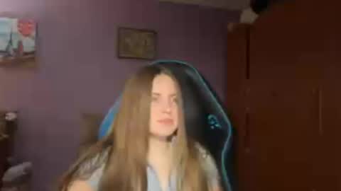 Snapshot of silksinner_ chatting on 04-03-26, 09:57 Erica online show from 04-03-26, 09:57