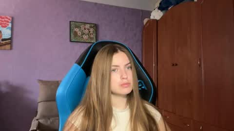 Snapshot of silksinner_ chatting on 05-22-26, 07:59 Erica online show from 05-22-26, 07:59