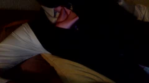 Snapshot of silktie chatting on 05-18-26, 09:31 satinsub online show from 05-18-26, 09:31