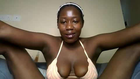 Snapshot of silky_aura chatting on 06-03-26, 08:39 Memoo online show from 06-03-26, 08:39