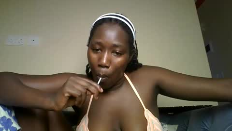 Snapshot of silky_aura chatting on 06-08-26, 05:46 Memoo online show from 06-08-26, 05:46