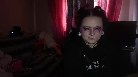 Snapshot of silkyscent chatting on 09-09-25, 11:54 silkyscent online show from 09-09-25, 11:54