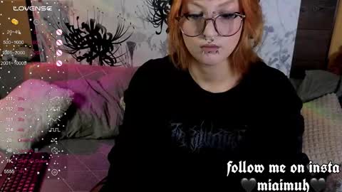 Snapshot of silly_soul chatting on 10-13-25, 05:51 Mia online show from 10-13-25, 05:51