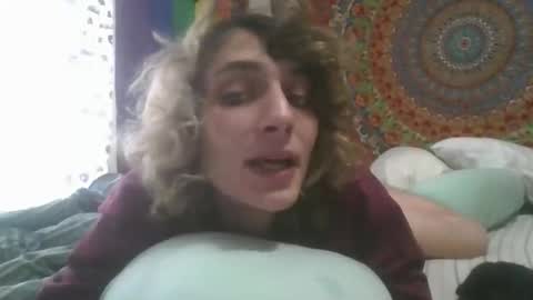 Hailey online show from 11-11-25, 05:02