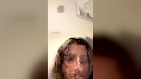 Snapshot of sillyme789888 chatting on 05-30-26, 04:04 sillyme789888 online show from 05-30-26, 04:04