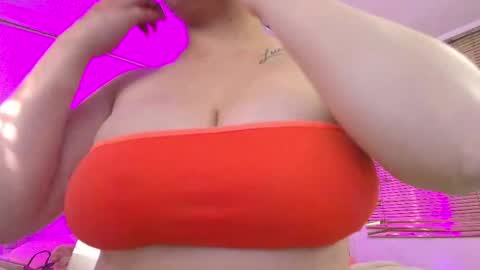 Snapshot of silvana_monroe chatting on 11-26-25, 01:01 SIlvana online show from 11-26-25, 01:01