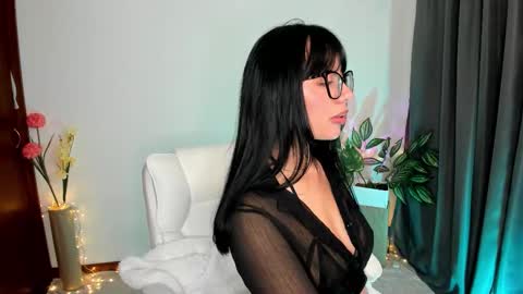 Silvanna online show from 12-20-25, 04:58