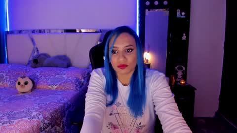 Snapshot of silver_jinx chatting on 01-16-25, 01:06 powder online show from 01-16-25, 01:06