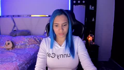 Snapshot of silver_jinx chatting on 01-17-25, 01:47 powder online show from 01-17-25, 01:47