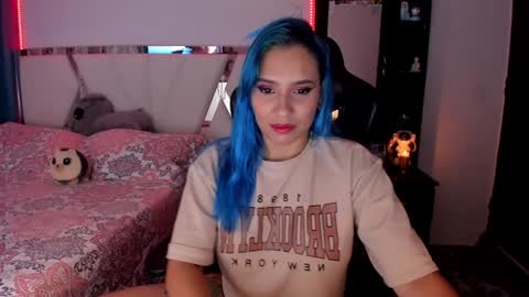 Snapshot of silver_jinx chatting on 01-23-25, 12:57 powder online show from 01-23-25, 12:57