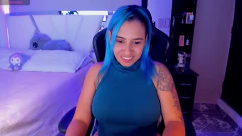 Snapshot of silver_jinx chatting on 02-04-26, 11:53 powder online show from 02-04-26, 11:53