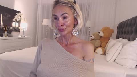 Snapshot of silver_miss chatting on 04-24-26, 07:16 Silver ok online show from 04-24-26, 07:16
