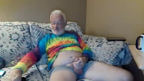 Snapshot of silverdaddy_1955 chatting on 05-04-26, 09:27 Daddy Bear online show from 05-04-26, 09:27